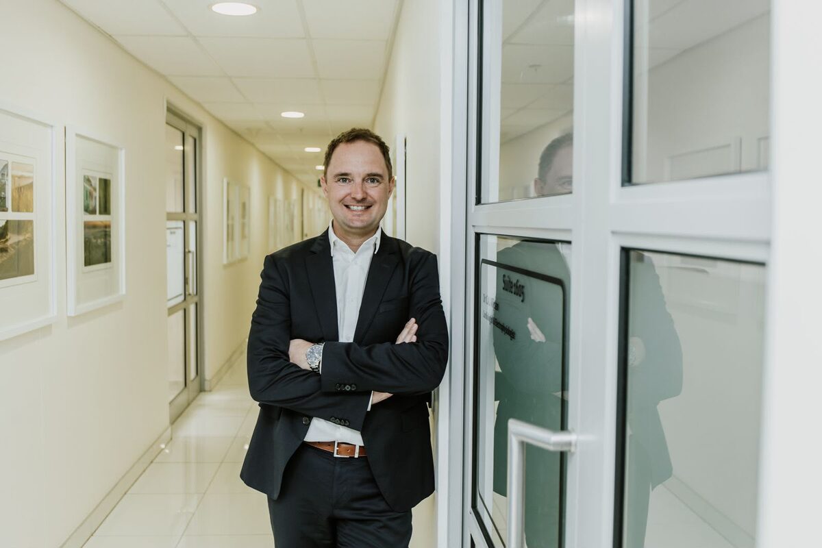 Dr Charle Viljoen