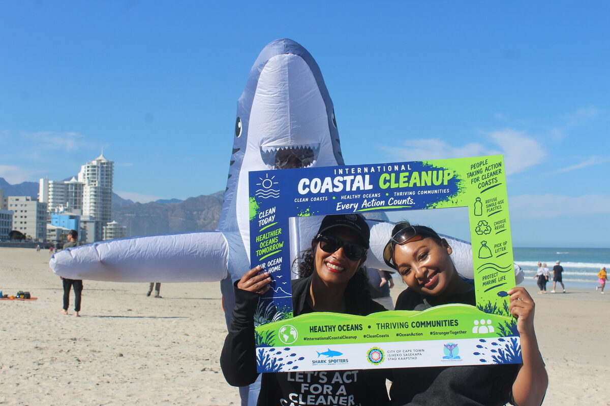 Strand beach clean