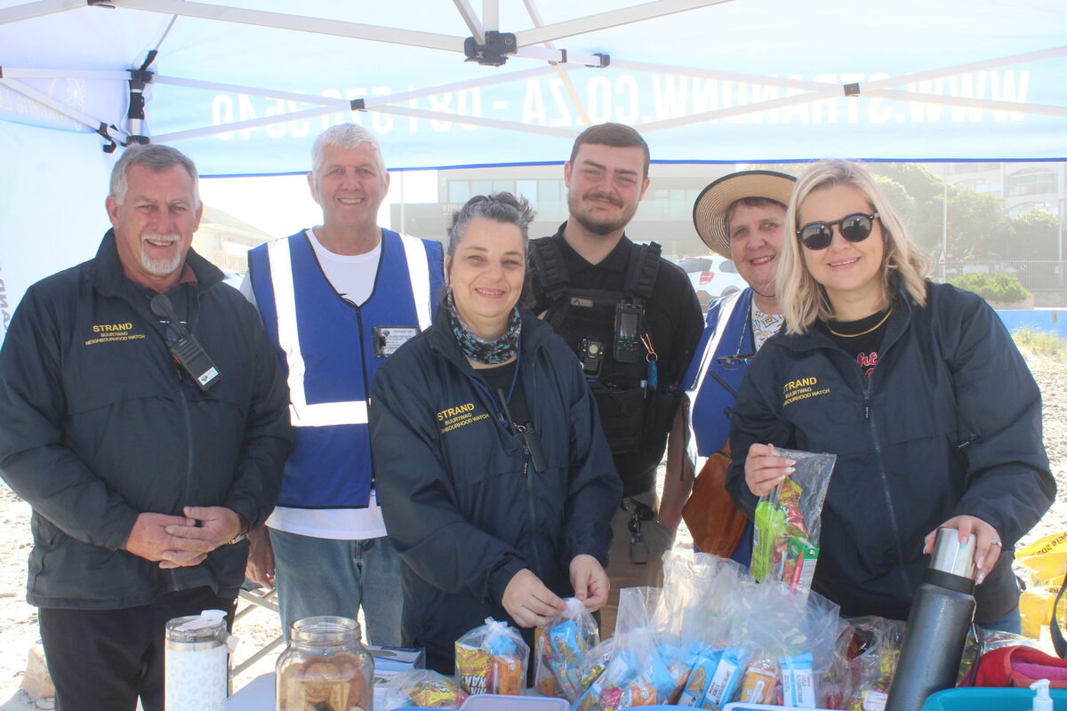 Strand beach clean 