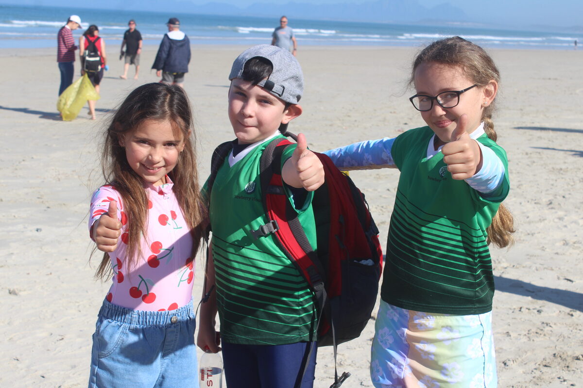 Strand beach clean 