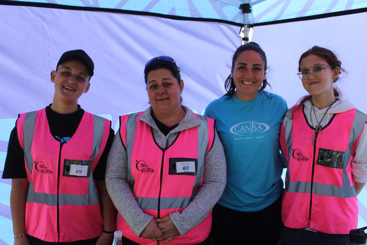 Volunteering at the event were Dianรจ Coetzee, Muritha Coetzee, Melissa Janse van Rensburg and
Hannah Thom.