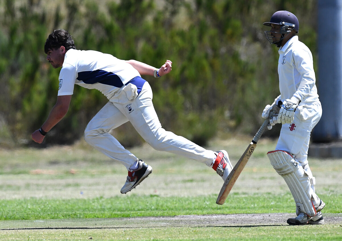 SWCC bowler Kobus Reyneke in full flight.