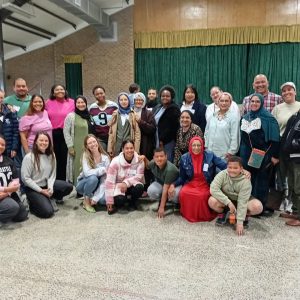 Outisme-bewusmakingsprogram groei met rasse skrede