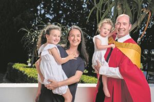 ‘Wandelende wonderwerk’ verwerf sy doktorsgraad