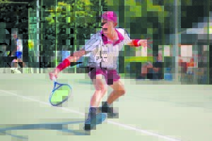Tennis vier nou hoogty