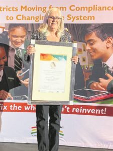 Hoë lof vir 2 Stellenbosse skole by nasionale onderwys-toekennings