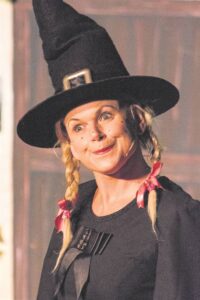 US WOORDFEES: Liewe Heksie vra hulp