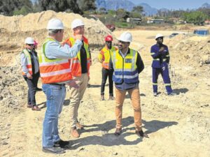 Minister visits MR191 project