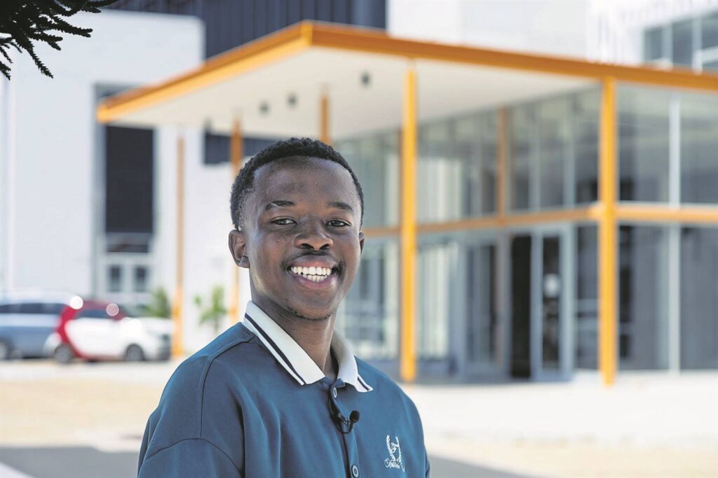 Tumelo Mokoena won the 2024 of the #Ideasforchange Challenge. 