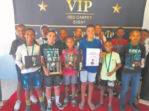 FOTO’S: Van der Stel-Evergreens se juniors vereers