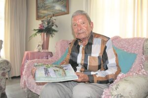 Koffietafelboek vertel van die onreg wat inwoners van Van Ryneveldstraat ervaar het