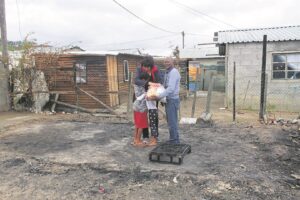 Gesie reik uit as blote inwoner