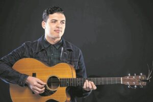 Kom lê laag en geniet fees