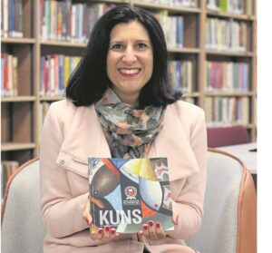 Bloemhof kry eie kunsboek