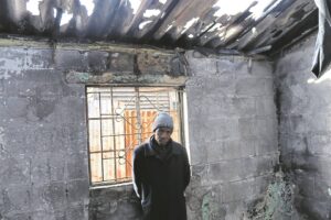 ‘ ’n Huisbrand verniel ’n gesin’