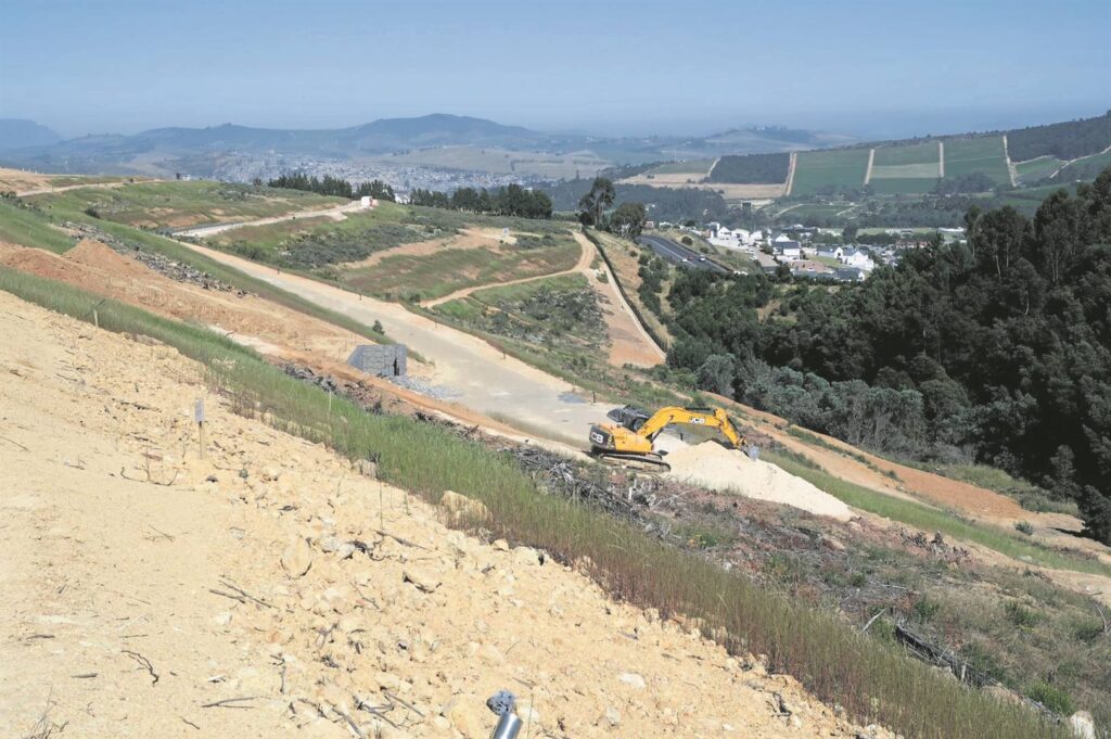 Werk aan die omstrede Botmaskop-ontwikkeling is vir eers gestaak.