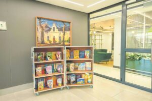 AVBOB and OUPSA give 500 trolley libraries to schools