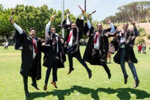 US gradeplegtigheid: 3 055 studente vang graad in Stellenbosch