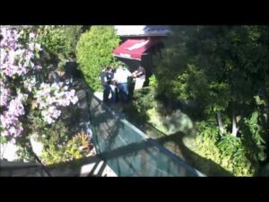 Video: Beamptes dreig om kurator te ‘bliksem’