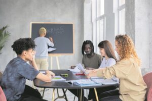 Matrikulante: Wat om te oorweeg wanneer jy jou 2024 studie-opsies opweeg