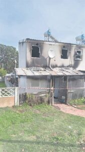 Vlamme eis Cloetesville-gesin sy tuiste