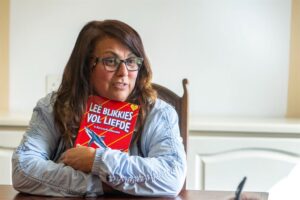 Hierdie ‘leë blikkies’ is inderdaad blikkies vol liefde