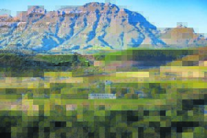 Nuwe TV-reeks bring hoop na Suid-Afrikaanse dorpe – en jy kan deel wees daarvan!