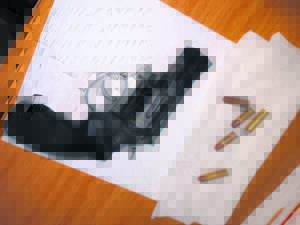 Cloetesville-polisie vind 2 vuurwapens