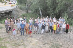 Inwoners groet Steenenbrug vir oulaas