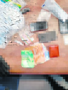 Mans vas vir bedrog en besit van ongelisensieerde vuurwapen