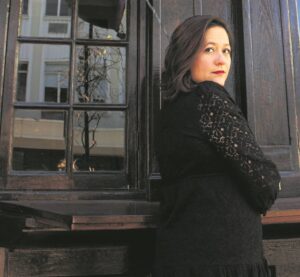 Paige stel nuwe snit bekend