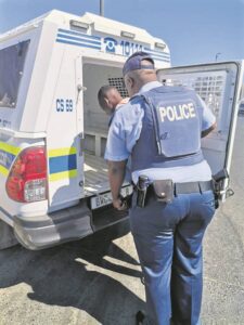 Lens ‘vang’ dwelmsmous