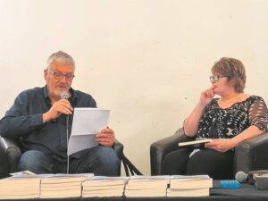 Debuut-bundel in Stellenbosch bekendgestel