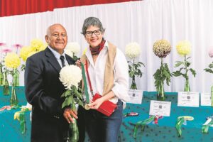 Flower fundis showcase beautiful blooms in Pniël