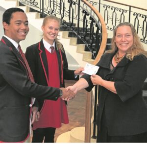 Stellies hou fees-gholfdag