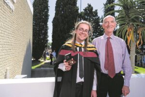 US-Kanseliersmedaljewenner deel sy resep vir sukses