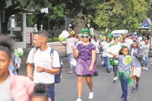 Come along, enjoy the harvest parade in Stellenbosch this weekend