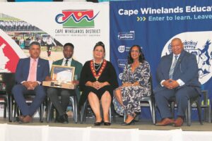 Lees is topmatrikulant Leeroy se anker