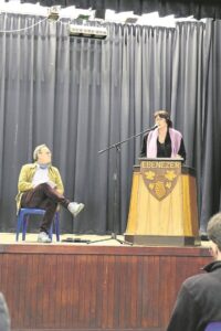 ‘Aktiewe burgers red dorp,’ sê burgemeester