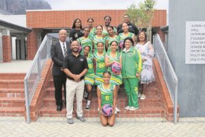 Alumni gee aan o.13-netbalspan