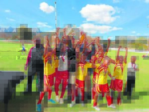 SPORT: Kannetjies kraai koning in sokkerstryd