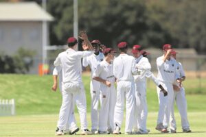 PRG se krieketspelers slaan Booishaai voos