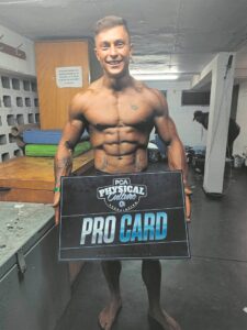 Liggaamsbou vat hom van La Colline na die VK