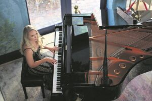 Melorie Jane at Amazink