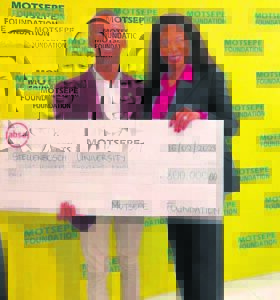 Motsepe-stigting help studente