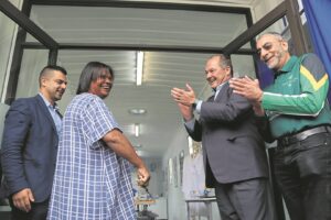 Vlottenburg Primêr kry nuwe laboratorium danksy Ford SA-eeufees