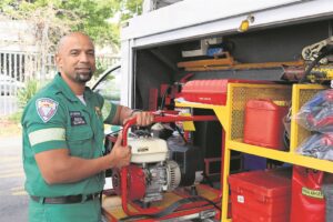 Reddingswerker neem oorsee deel