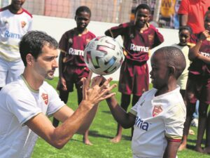 International freestyle stars show youngsters how