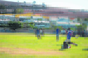 Excelsior versnel amper in stryd teen Young Stars