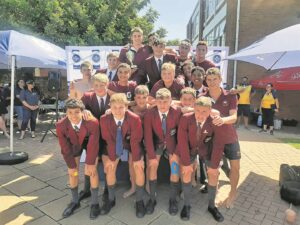 SKOLE: PRG-swemmers skitter in die swembad